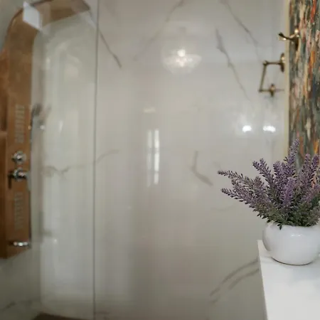 Azur House